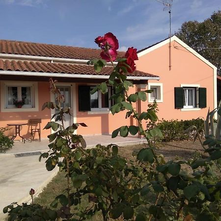 Lonelia'S Family Homes 레프킴미 외부 사진